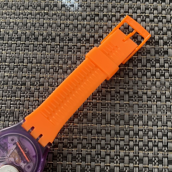 Swatch Watch - GV700 - FLUO SEAL - Picture 7 of 9